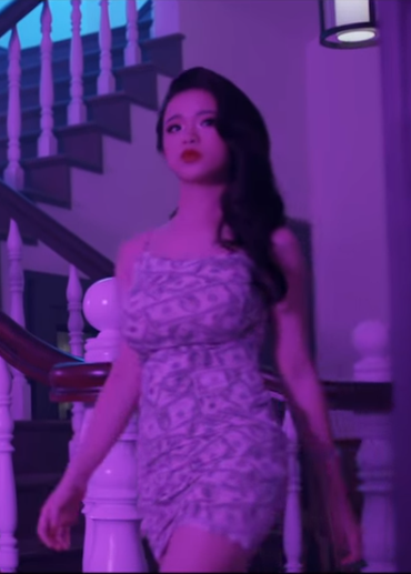 Linh Ka khiến người xem bỏng mắt trong MV ca nhạc Dương Minh Tuấn